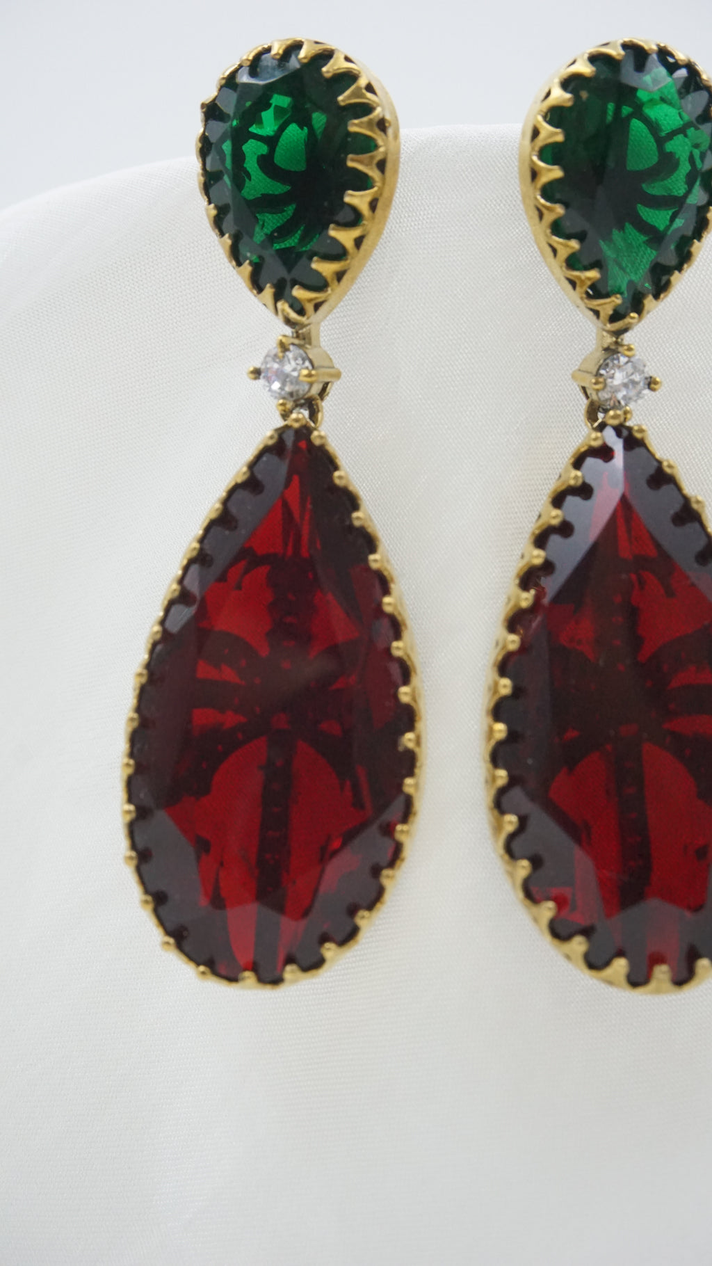Ruby- Emerald Victorian Teardrops SV-EE-01